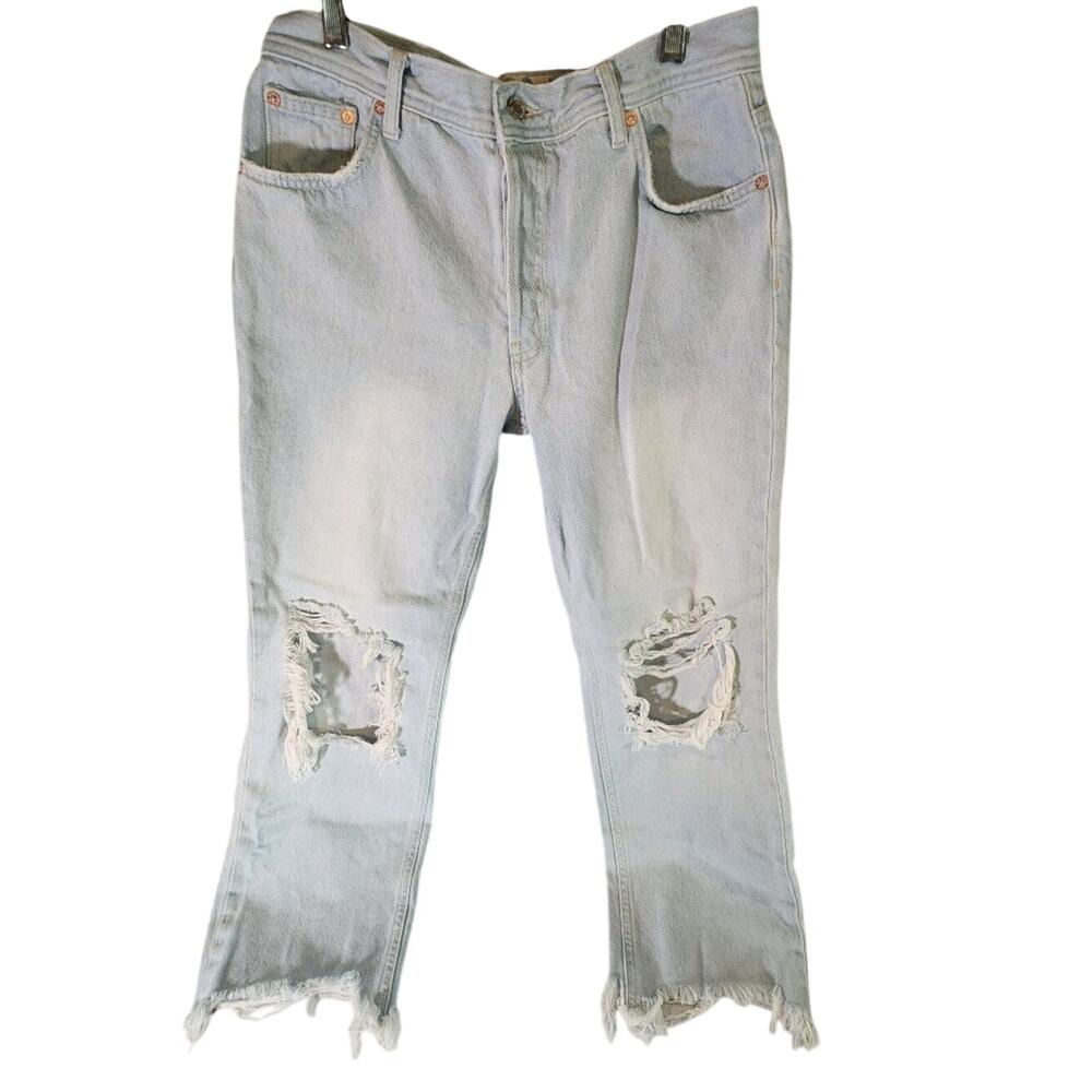 We The Free Free People Light Wash Distressed Knee Slit Raw Hem Crop Jeans 28